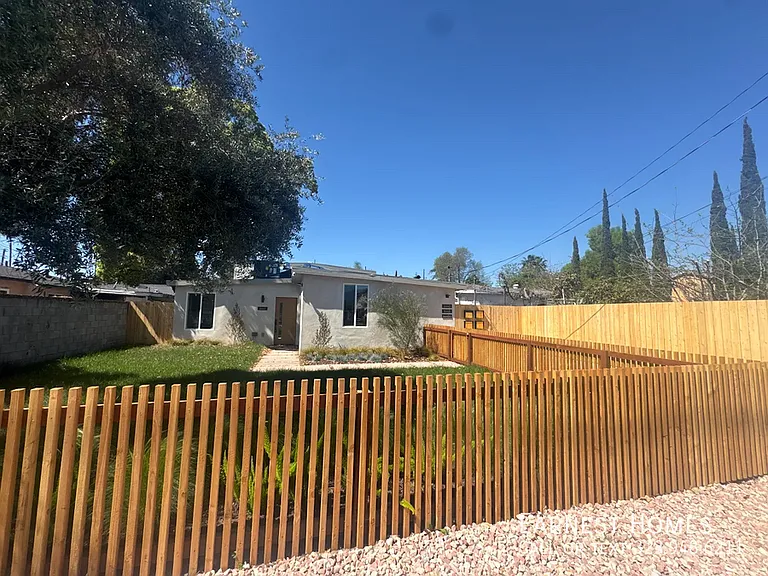 6441 Satsuma Ave #1 — Photo 17