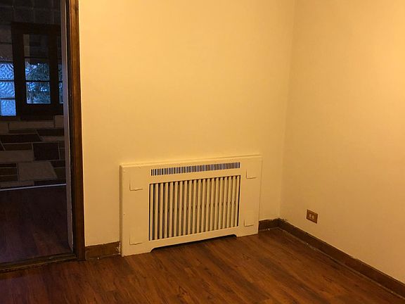 2nd image of 1641 Oak Park Ave APT 1