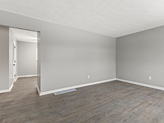 2nd image of 1822 Balfour Dr