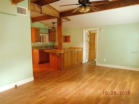 4th image of 3855 Lee Ave