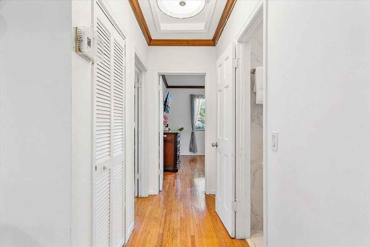 2 bed, 1.0 bath, 2278 sqft, $2,500 — Photo 1