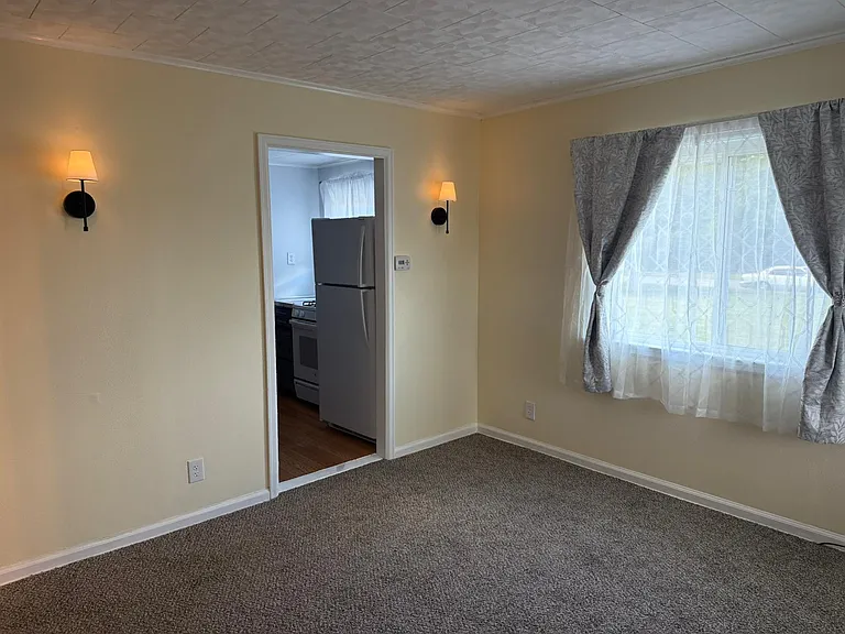 2311 N Averill Ave — Photo 6