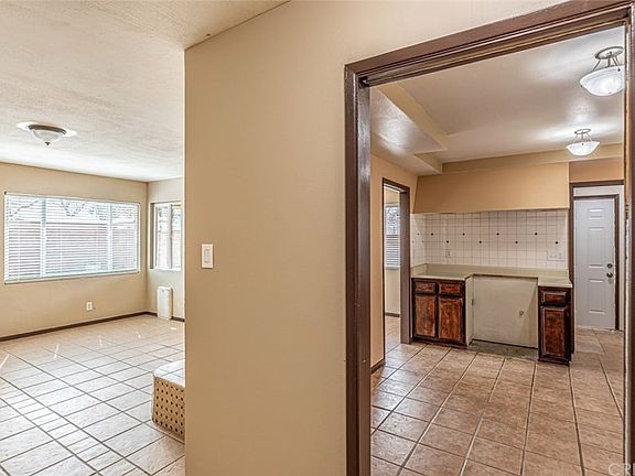 5th image of 1346 W Avenue H14