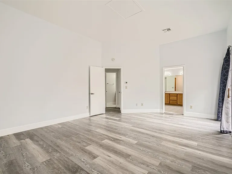4844 Maryvale Dr — Photo 10