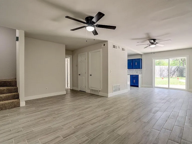 626 Arawe Cir W — Photo 9