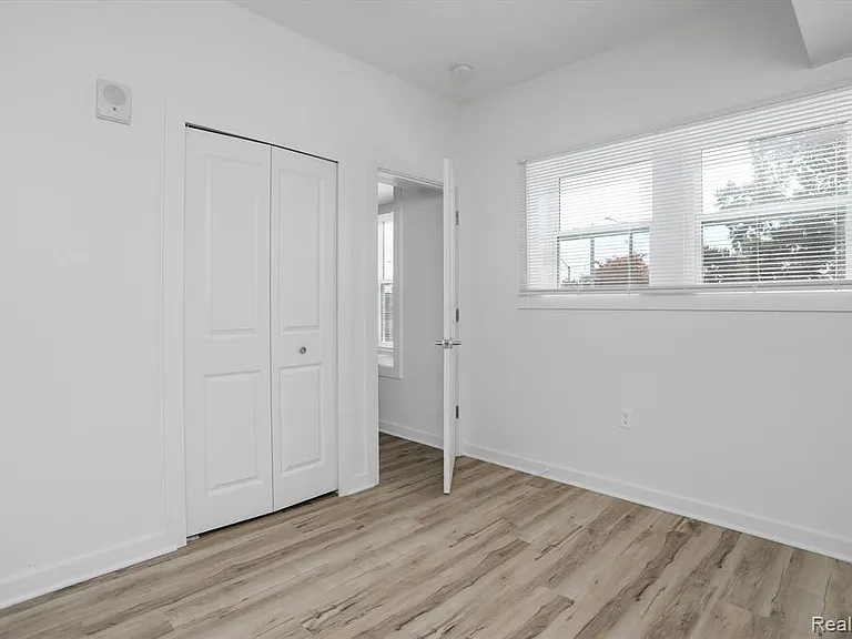 799 E Grand Blvd #8 — Photo 7