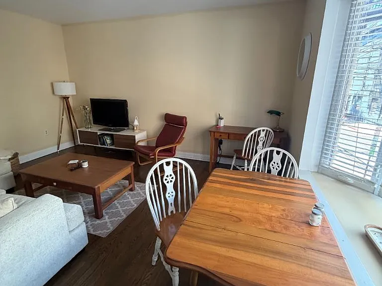 109 2nd St #1 — Photo 7