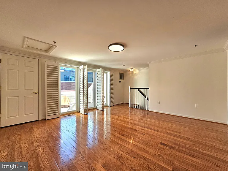 315 Hearthstone Mews — Photo 31