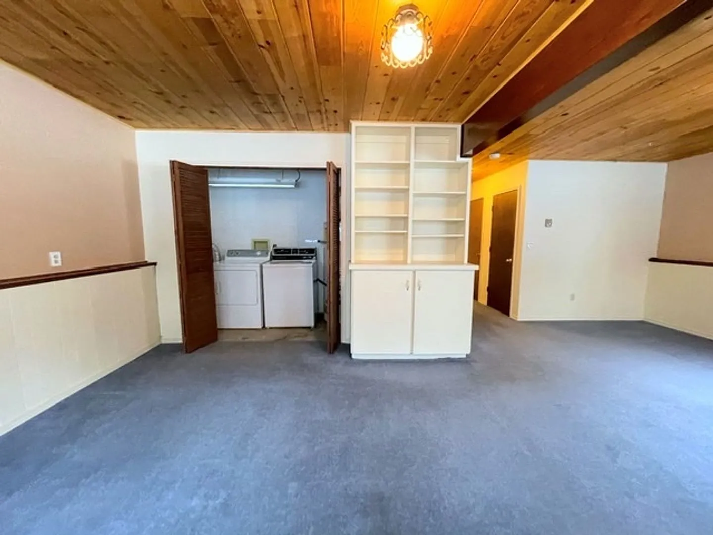 East Anchorage Four Bedroom Home with Bonus/Family Room, Fireplace, and Attached Garage — Photo 3