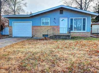 209 E Thornton St, Moundridge, KS 67107