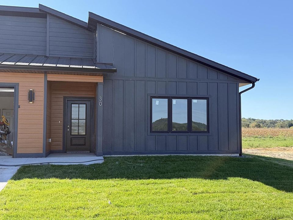 1st image of 303 Daisy DRIVE