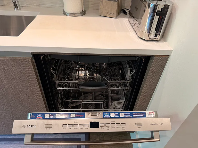 Bosch silent dishwasher is very ample and has multiple areas for different washing needs.