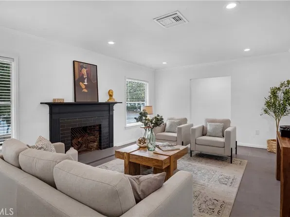 10207 Camarillo St, Toluca Lake, CA 91602