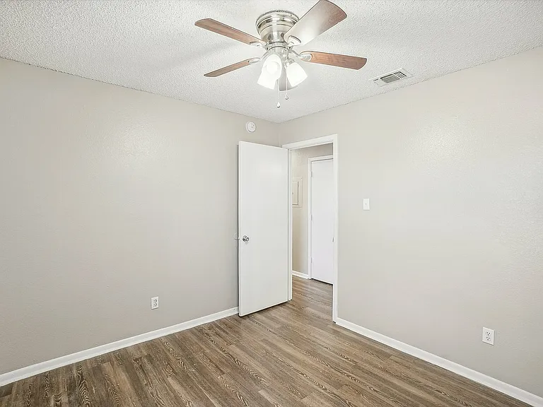 17-web-or-mls-Sappington Pl-015