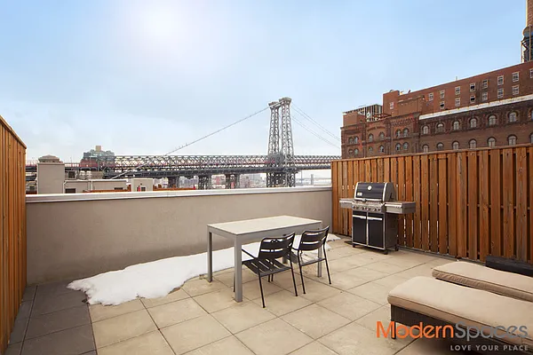 Sold by Modern Spaces | media 16