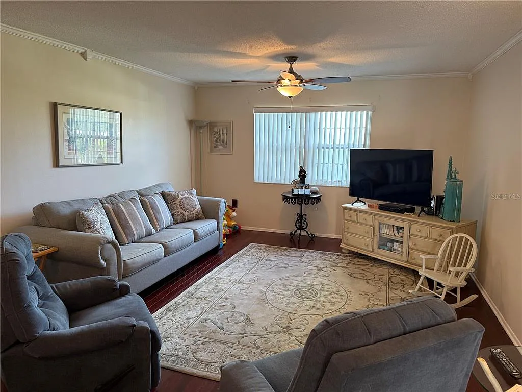 1 bed, 1.0 bath, 872 sqft, $1,700 — Photo 3
