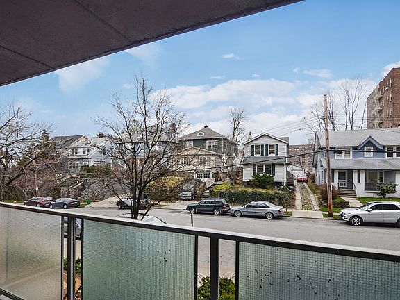 5th image of 145 Valentine Ln APT 2E