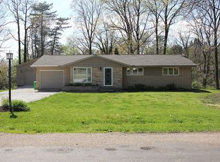 4944 Clearwater Dr, North Canton, OH 44720