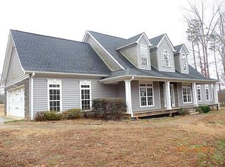 4117 Portland Trl, Gainesville, GA 30506