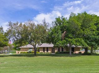 912 Little Creek Trl, Red Oak, TX 75154