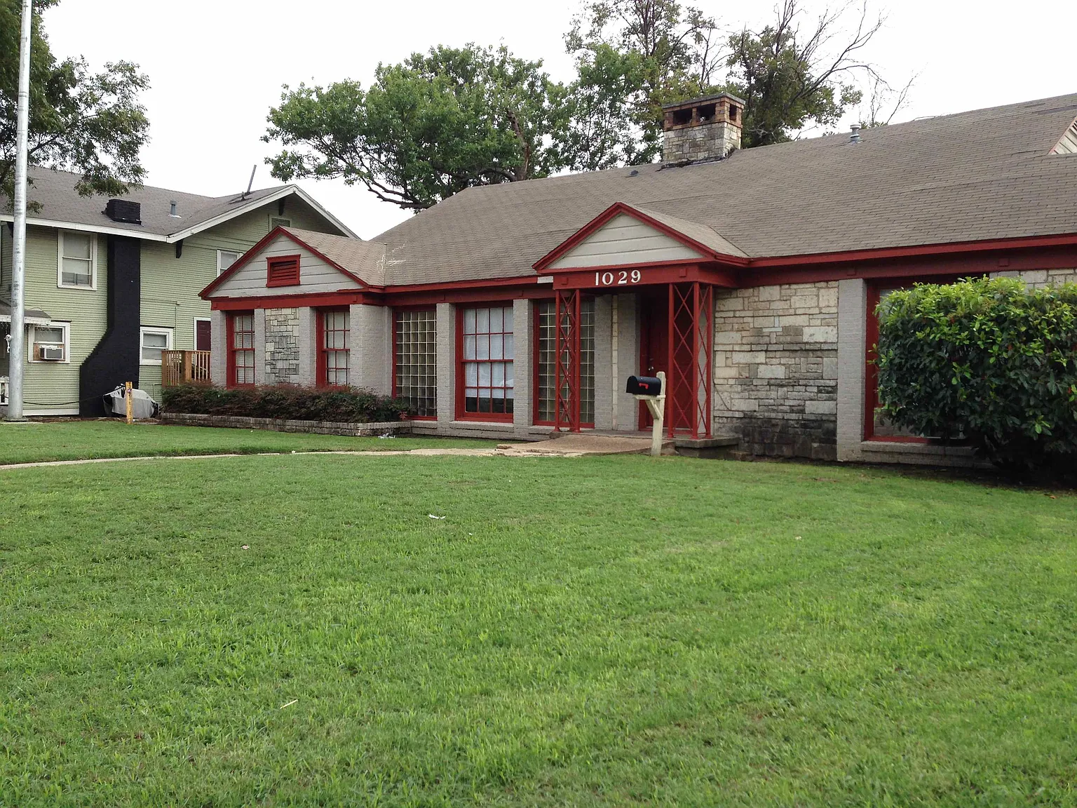4 bed, 10 sqft, $2,495 — Photo 1