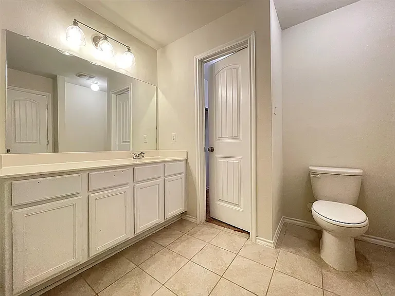 1007 Riverstone Trl — Photo 10