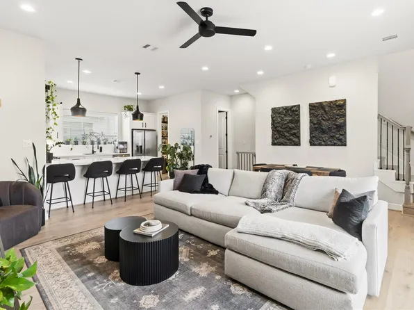 4905 Avenue J, Houston, TX 77011