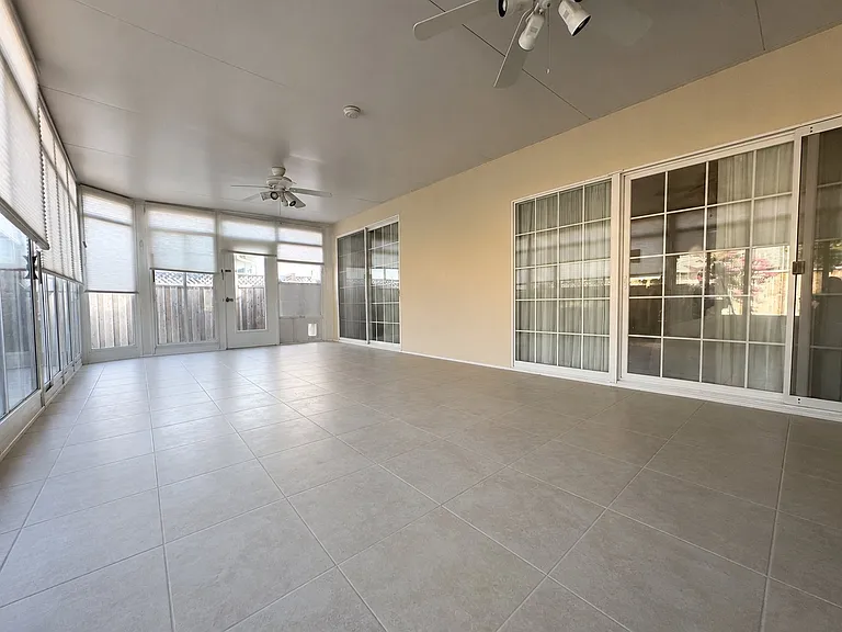 576 Virginia Ave — Photo 18