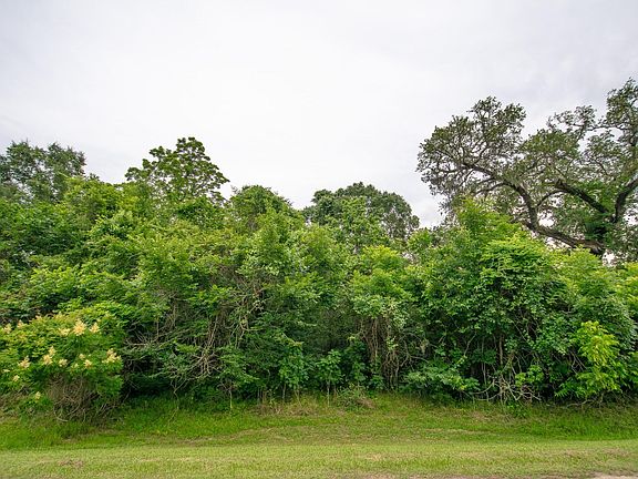 2nd image of 1015 W Point Dr