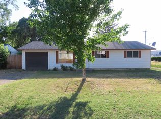 917 Lillian St, Prosser, WA 99350