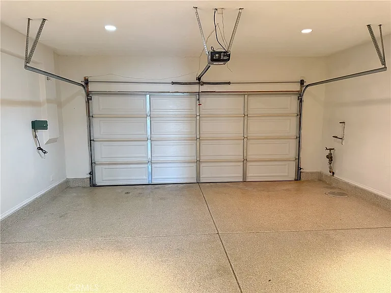 6569 Gladiola St — Photo 34