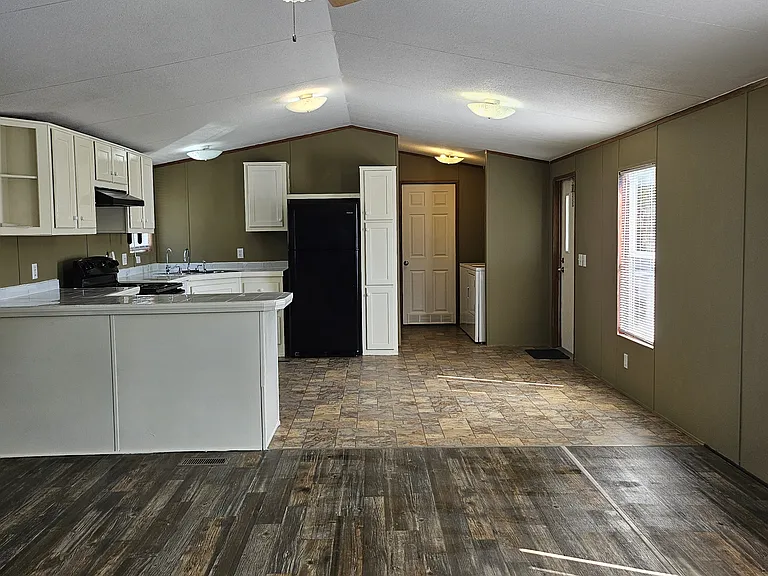 243 E Saint Charles Dr — Photo 13