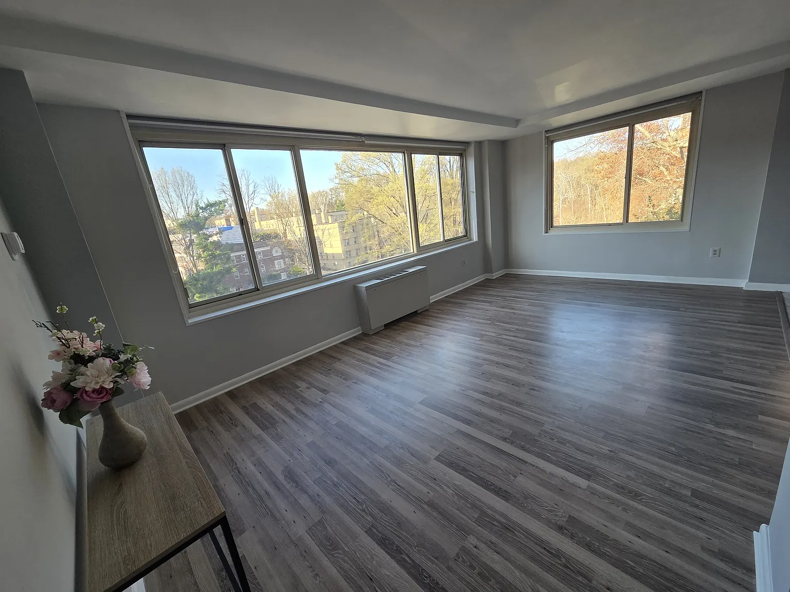 2 bed, 1083 sqft, $3,400 — Photo 1