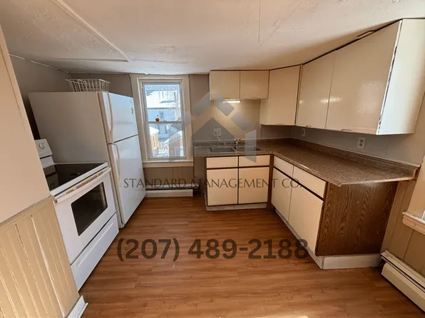 20 Main St, 20 Main St APT 3, Fairfield, ME 04937