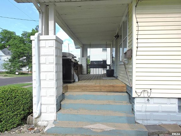 4th image of 803 W McClure Ave