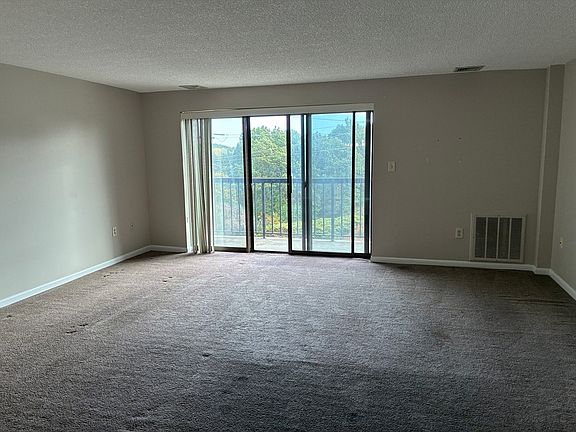 2nd image of 292 Salem St APT 503