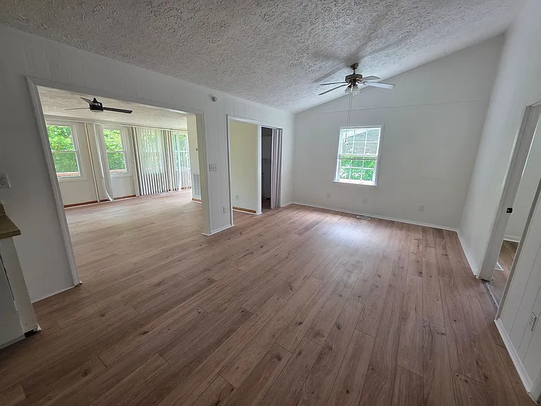 37 Cobb Rd — Photo 4