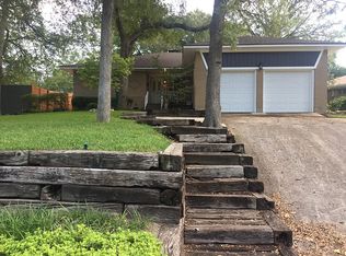 8172 Hunnicut Rd, Dallas, TX 75228