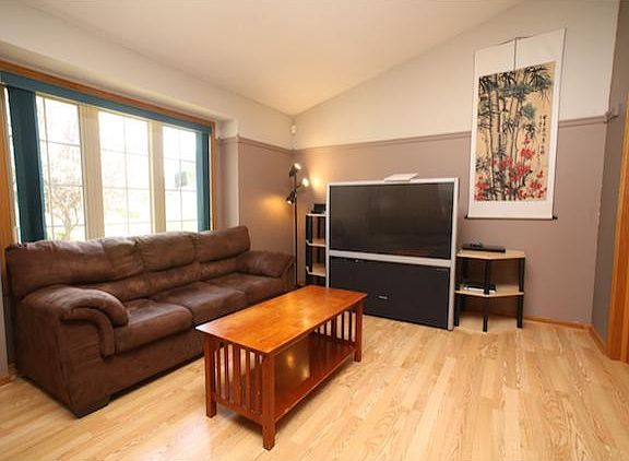 4th image of 5414 Heath Ave N