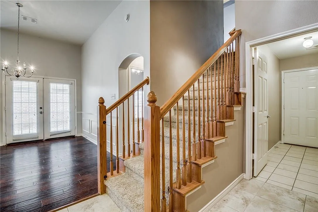 3 bed, 2110 sqft, $2,450 — Photo 3