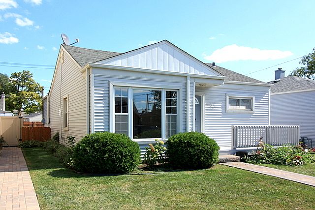 1st image of 3223 Lincoln St
