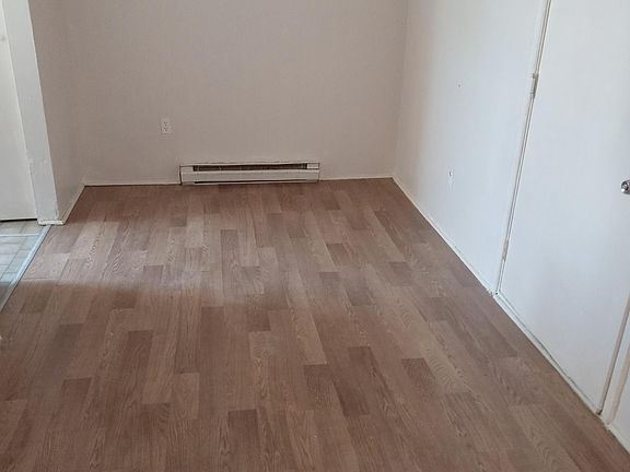 3rd image of 37 N Mulberry St APT 2