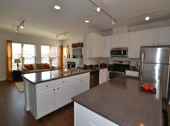 2nd image of 758 W Evergreen Ave #0B