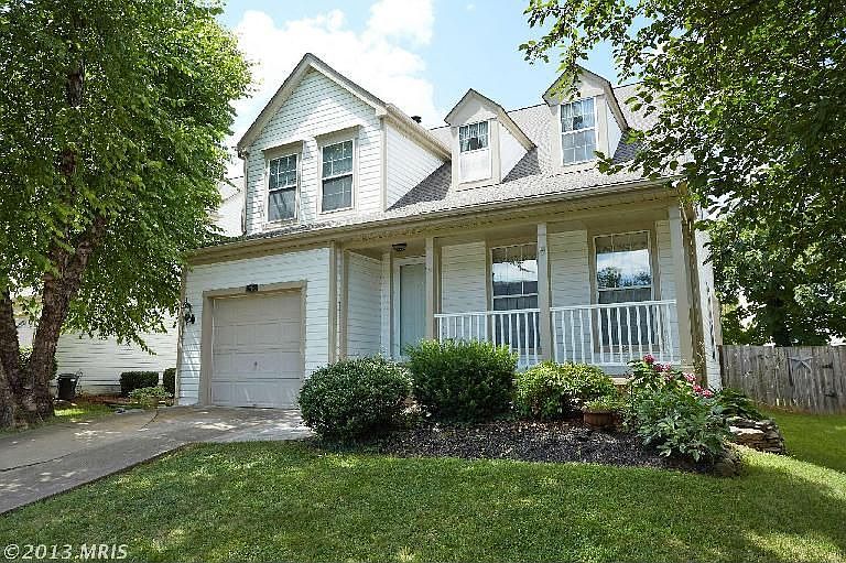 1st image of 714 Longfellow Dr NE