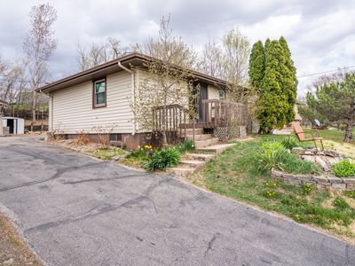 1009 Luster Ln, Des Moines, IA, 50315