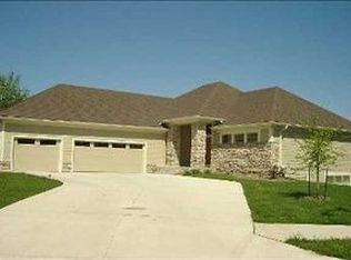3122 149th St, Urbandale, IA 50323