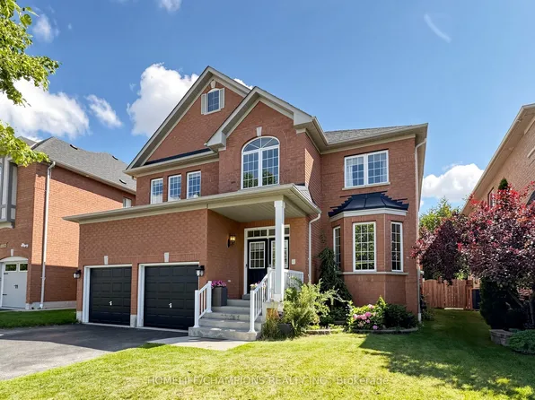 19 Tweedie Cres, Whitby, ON L1P 1X4