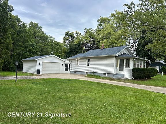 3rd image of 3022 Field Rd