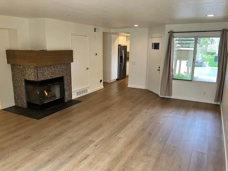 2 bed, 1000 sqft, $3,500 — Photo 4
