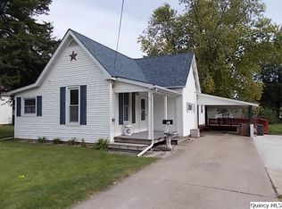 36 Prairie Ave, Carthage, IL 62321